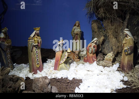 Sao Paulo, Brazil. 16th Dec 2018. Exhibition of cribs in SP - The 29th Franciscan cribs Exhibition takes place in the Largo SÃ£o Francisco church in SÃ£o Paulo. Cribs and representations of the Holy Family are composed of varied materials such as clay, pottery, seeds, fabric, moss, jute and rope. The show brings together works from various countries, such as Brazil, Germany, Chile, Mexico, Spain, Egypt, Peru, Italy and the Philippines. Credit: Cris Faga/ZUMA Wire/Alamy Live News Stock Photo