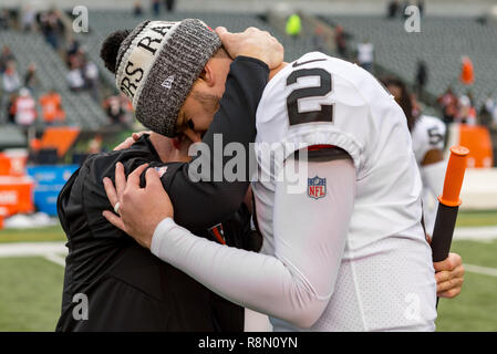 Cincinnati, OH, USA. 16th Dec, 2018. Cincinnati Bengals defensive end Sam  Hubbard (94) runs back to the locker room after a game between the Oakland  Raiders and the Cincinnati Bengals on December