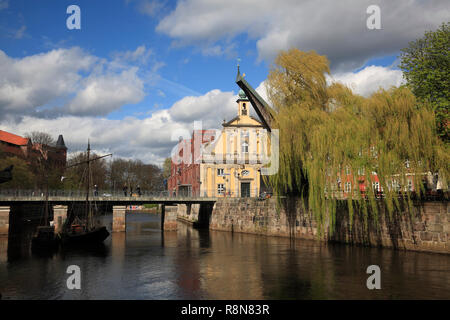 River Ilmenau with the old crane, harbour quarter, Lüneburg, Lueneburg, Lower Saxony, Germany, Europe Stock Photo
