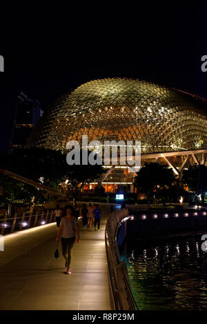 The new Jubilee bridge and Singapore Opera House, the Esplanade, Marina Bay, Singapore Stock Photo