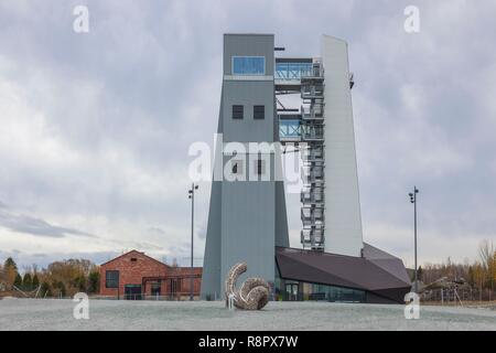 Canada, Quebec, Chaudiere-Appalaches Region, Thetford Mines, King Mine historic site, view of asbestos mine elevator Stock Photo