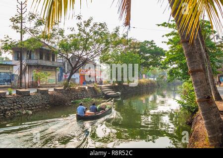 India, state of Kerala, Kumarakom, village set in the backdrop of the Vembanad Lake, the edges of the canal connecting the lake Stock Photo