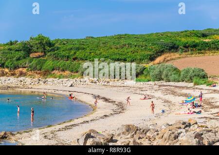 France, Cotes d'Armor, Pleubian, Port-la-Chaîne beach on the GR 34 hiking trail Stock Photo