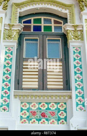 Architecture details of Koon Seng Road pastel hue traditional Paranakan shophouses, Katong, Singapore Stock Photo