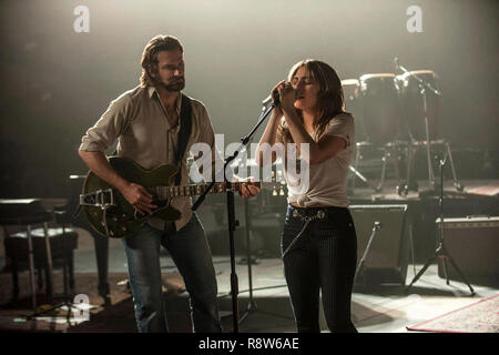 Original film title: A STAR IS BORN. English title: A STAR IS BORN. Year: 2018. Director: BRADLEY COOPER. Stars: BRADLEY COOPER; LADY GAGA. Credit: Gerber Pictures/Joint Effort/Live Nation/Malpaso Productions / Album Stock Photo