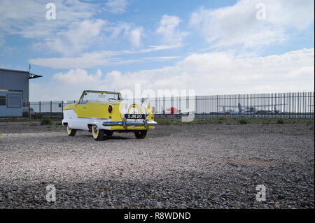 Austin/Nash Metropolitan (1953-1961) tiny Anglo American car Stock Photo