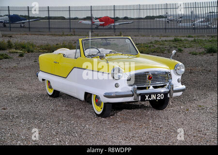 Austin/Nash Metropolitan (1953-1961) tiny Anglo American car Stock Photo