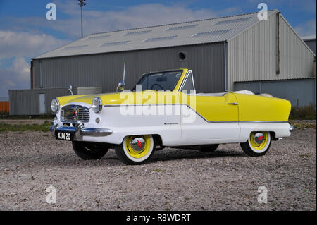 Austin/Nash Metropolitan (1953-1961) tiny Anglo American car Stock Photo