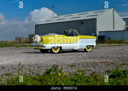 Austin/Nash Metropolitan (1953-1961) tiny Anglo American car Stock Photo