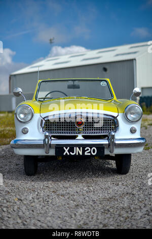 Austin/Nash Metropolitan (1953-1961) tiny Anglo American car Stock Photo