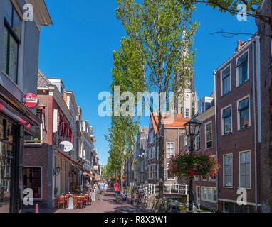 Old town looking towards spire of historic 15th century Nieuwe Kerk (New Church), Voldersgracht, Delft, Zuid-Holland (South Holland), Netherlands Stock Photo