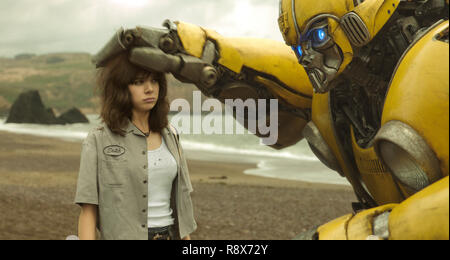 BUMBLEBEE, from left: Hailee Steinfeld, Bumblebee (voice: Dylan O'Brien
