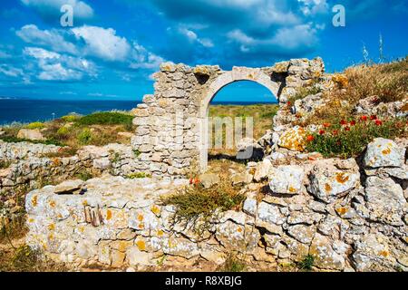 Portugal, Algarve region, Southwest Alentejano and Costa Vicentina Natural Park, Sagres in the extreme south-west of Portugal and Europe, ruins of Forte da Baleeira ou Forte de Nossa Senhora da Guia of the 16th century Stock Photo