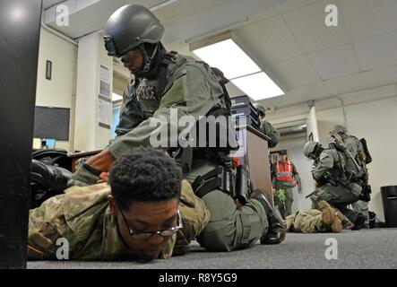 FORT SHAFTER, Hawaii- Members of the Special Reaction Team (SRT), 39th ...