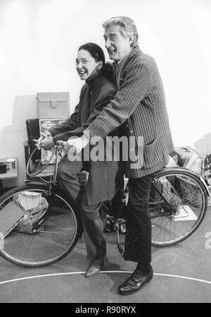 Richard Mulligan Suzanne Pleshette 1981 Photo By Adam Scull/PHOTOlink.net Stock Photo