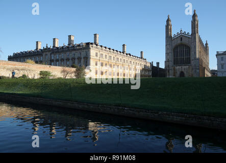 University of Cambridge Kings College Chapel along the river Cam in Cambridge and Clare College in the early morning December sunlight. Stock Photo