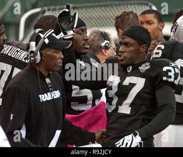 Oakland Raiders cornerback Chris Johnson waits for a play to begin ...