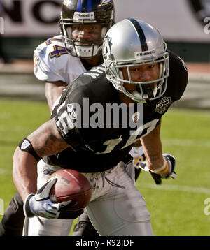 Oakland raiders cornerback hi-res stock photography and images - Alamy