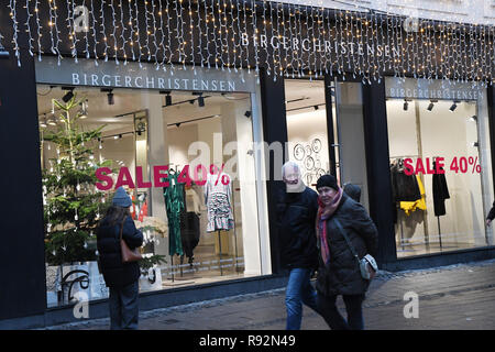 Copenhagen, Denmark. 18th December, 2018. Louis Vuitton window decorates Christmas  tree decorated with Louis Vuitton Credit: Francis Joseph Dean /  Deanpictures/Alamy Live News Stock Photo - Alamy