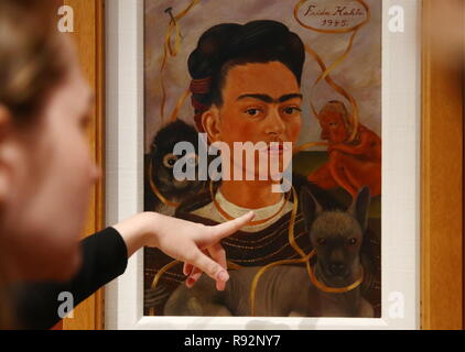 Frida Kahlo Self-portrait With Monkey 1938 Stock Photo: 58387729 - Alamy