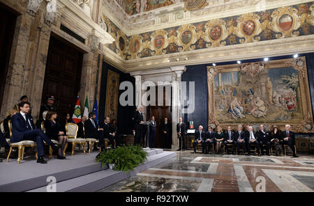 Roma, Italia. 19th Dec, 2018.  Roma (Italy) Politic Quirinale. Ceremony for the year-end greetings with representatives of Institutions, Political Forces and Civil Society In the pic the ceremony Credit: LaPresse/Alamy Live News Stock Photo