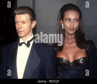 Iman David Bowie 1990 Photo By John Barrett/PHOTOlink Stock Photo - Alamy
