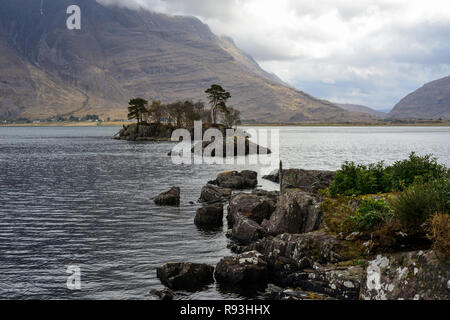 Early morning on Upper Loch Torridon, Applecross Peninsula, Wester Ross, Highland Region, Scotland Stock Photo