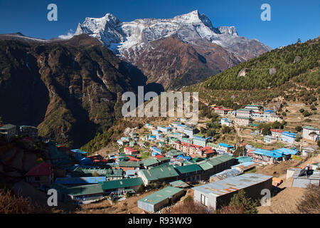 Kongde peak and Namche Bazaar, Everest region, Nepal Stock Photo