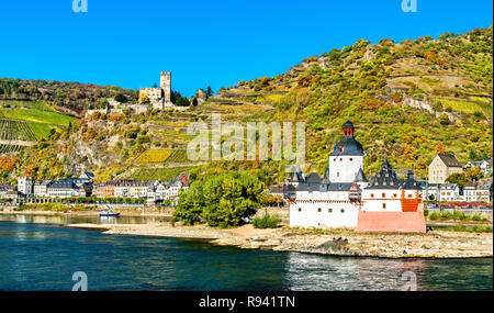 Pfalzgrafenstein and Gutenfels Castles in the Rhine River Valley, Germany Stock Photo