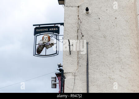 pub sign the queen's arms Stock Photo