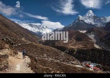 Ama Dablam rises above the Khumbu Valley, Everest region, Nepal Stock Photo