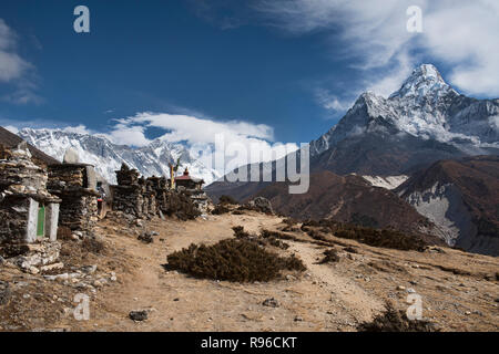 Ama Dablam rises above the Khumbu Valley, Everest region, Nepal Stock Photo