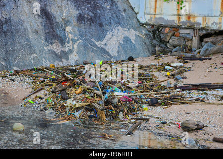 This shocking photo shows the totally plastic littered beach of Hua Hin in Thailand. These are the original beaches of Thailand land of garbage Stock Photo