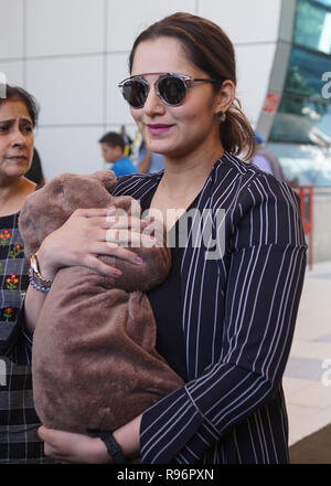 Mumbai,india, 19th dec 2018 :Ace tennis player and the new momma in the town, ‘Sania Mirza’ will arrived at Mumbai Domestic airport. She will be visiting Mumbai first time post pregnancy with baby Izhaan photo by Prodip Guha Credit: Prodip Guha/Alamy Live News Stock Photo