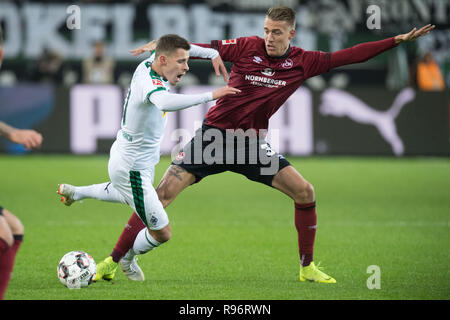 Borussia Monchengladbach, Deutschland. 18th Dec, 2018. Thorgan HAZARD (l., MG) Ondrej PETRAK (N), action, duels, football 1. Bundesliga, 16.matchday, Borussia Monchengladbach (MG) - FC Nuremberg (N) 2: 0, on 18.12.2018 in Borussia Monchengladbach/Germany. ¬ | usage worldwide Credit: dpa/Alamy Live News Stock Photo