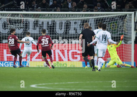 Borussia Monchengladbach, Deutschland. 18th Dec, 2018. Borussia Monchengladbach, Action, Football 1. Bundesliga, 16.matchday, Borussia Monchengladbach (MG) - FC Nuremberg (N) 2-0, Am 18.12.2018 in Borussia Monchengladbach/Germany. ¬ | usage worldwide Credit: dpa/Alamy Live News Stock Photo