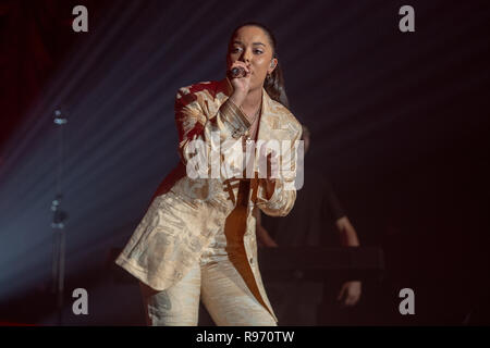 London, UK. 20th December 2018. Grace Carter performs at the Ellie Goulding for Streets of London fundraiser at London‑Wembley ‑ The SSE Arena, England, Credit: Jason Richardson / Alamy Live News Stock Photo