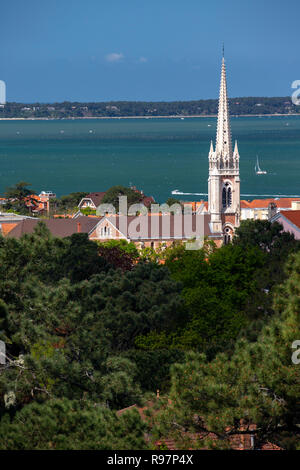 Aerial view of Notre-Dame Basilica (Arcachon (33120), Gironde (33), Aquitaine, France). Bassin d'Arcachon. Stock Photo