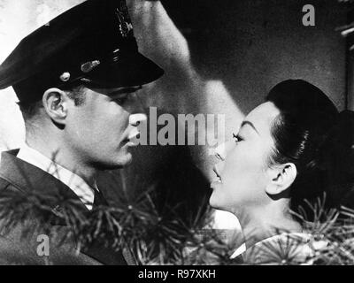 Original film title: SAYONARA. English title: SAYONARA. Year: 1957. Director: JOSHUA LOGAN. Stars: MARLON BRANDO. Credit: WARNER BROTHERS / Album Stock Photo