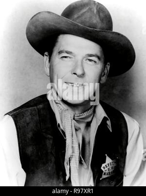 Original film title: LAW AND ORDER. English title: LAW AND ORDER. Year: 1953. Director: NATHAN JURAN. Stars: RONALD REAGAN. Credit: UNIVERSAL PICTURES / Album Stock Photo