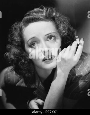 Original film title: DARK VICTORY. English title: DARK VICTORY. Year: 1939. Director: EDMUND GOULDING. Stars: BETTE DAVIS. Credit: WARNER BROTHERS / Album Stock Photo