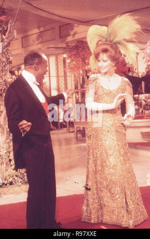 Original film title: HELLO, DOLLY!. English title: HELLO, DOLLY!. Year: 1969. Director: GENE KELLY. Stars: LOUIS ARMSTRONG; BARBRA STREISAND. Credit: 20TH CENTURY FOX/CHENAULT PRODS. / Album Stock Photo