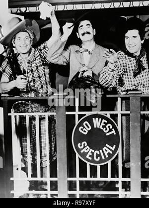 Original film title: GO WEST. English title: GO WEST. Year: 1940. Director: EDWARD BUZZELL. Stars: HARPO MARX; THE MARX BROTHERS; CHICO MARX; GROUCHO MARX. Credit: M.G.M / Album Stock Photo