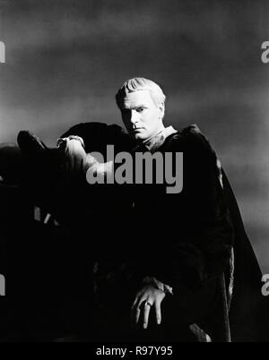 Original film title: HAMLET. English title: HAMLET. Year: 1948. Director: LAURENCE OLIVIER. Stars: LAURENCE OLIVIER. Credit: TWO CITIES/RANK / Album Stock Photo