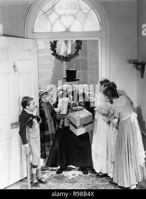 Original film title: A CHRISTMAS CAROL. English title: A CHRISTMAS CAROL. Year: 1938. Director: EDWIN L. MARIN. Stars: REGINALD OWEN. Credit: M.G.M / Album Stock Photo