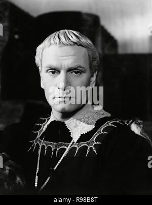 Original film title: HAMLET. English title: HAMLET. Year: 1948. Director: LAURENCE OLIVIER. Stars: LAURENCE OLIVIER. Credit: TWO CITIES/RANK / Album Stock Photo