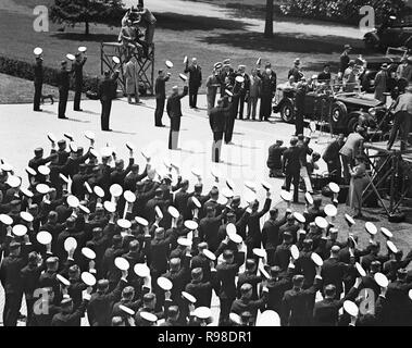 U.S. President Franklin Roosevelt arriving at U.S. Naval Academy, Annapolis, Maryland, USA, Harris & Ewing, 1935 Stock Photo