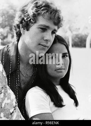 Original film title: LOVE STORY. English title: LOVE STORY. Year: 1970. Director: ARTHUR HILLER. Stars: ALI MACGRAW; RYAN O'NEAL. Credit: PARAMOUNT PICTURES / Album