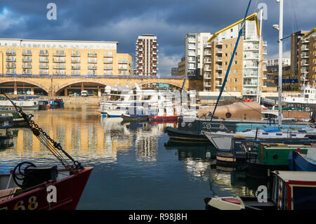 Yachts and narrowboats in Limehouse Basin, East London UK Stock Photo