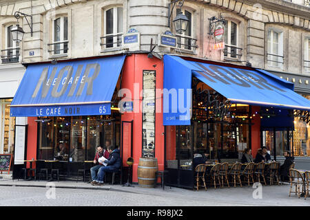 Café Noir - Rue Montmartre - Paris - France Stock Photo